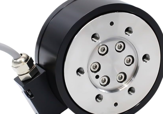 Strain Gauge Type Holds 75.5% Share, Industrial Robots Dominate with 48.2% in Six-Dimensional Force Sensors Market